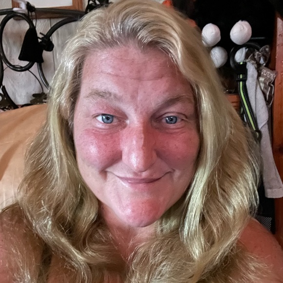 Meet your Posher, Angela - Picture 2 of 12